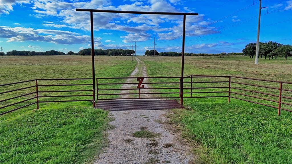 2519 Upper Montague Road, Bowie, TX 76230