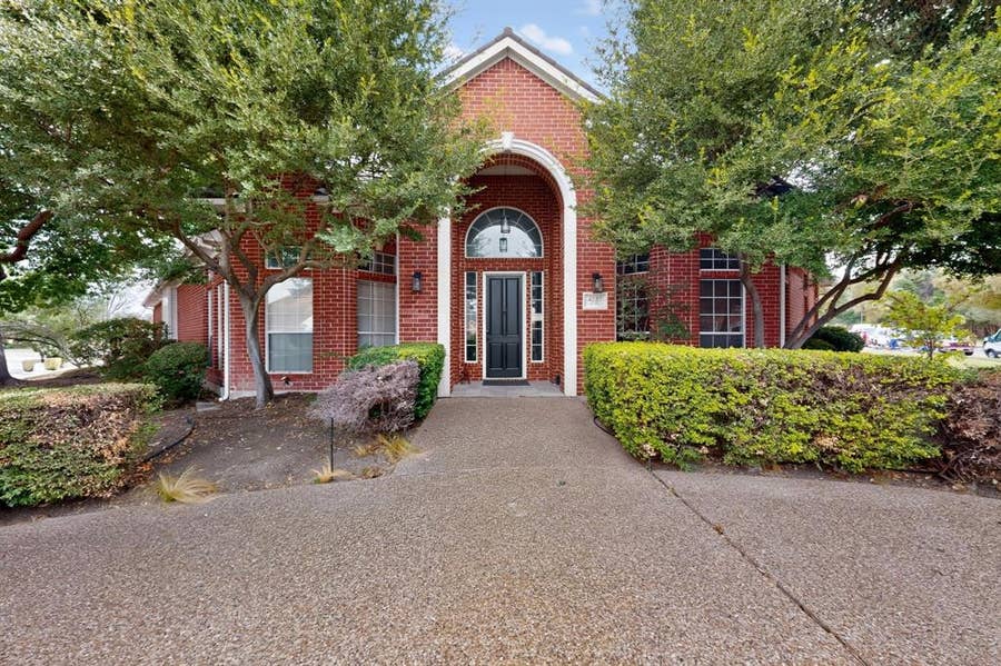 Property photo for 4237 McAlice Drive, Plano, TX