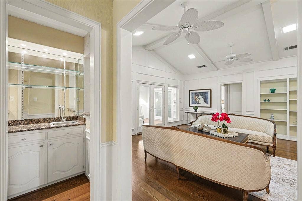 6503 Barfield Drive, Dallas, TX 75252 6503 Barfield Drive, Dallas, TX 75252