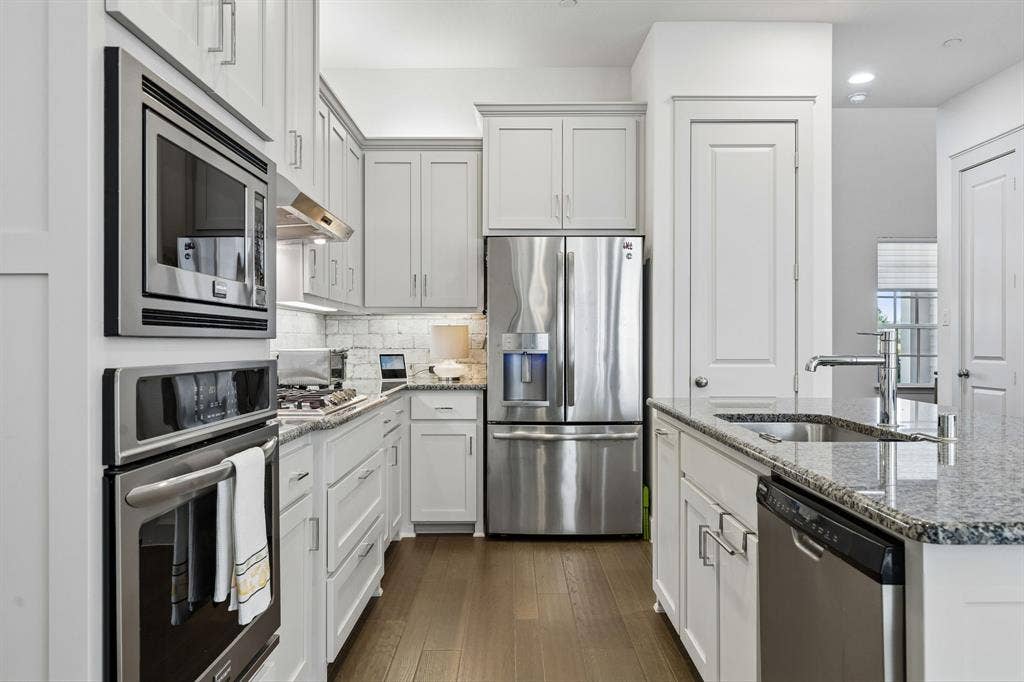 8483 Canal Street, Frisco, TX 75034 8483 Canal Street, Frisco, TX 75034
