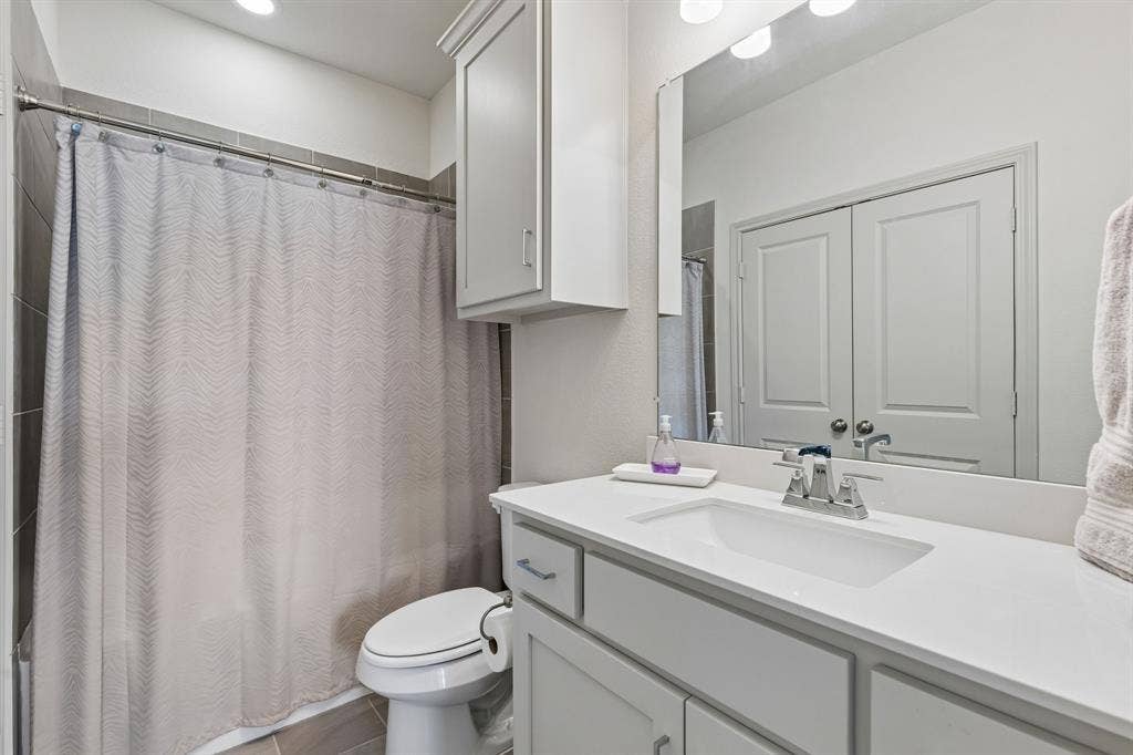 8483 Canal Street, Frisco, TX 75034 8483 Canal Street, Frisco, TX 75034