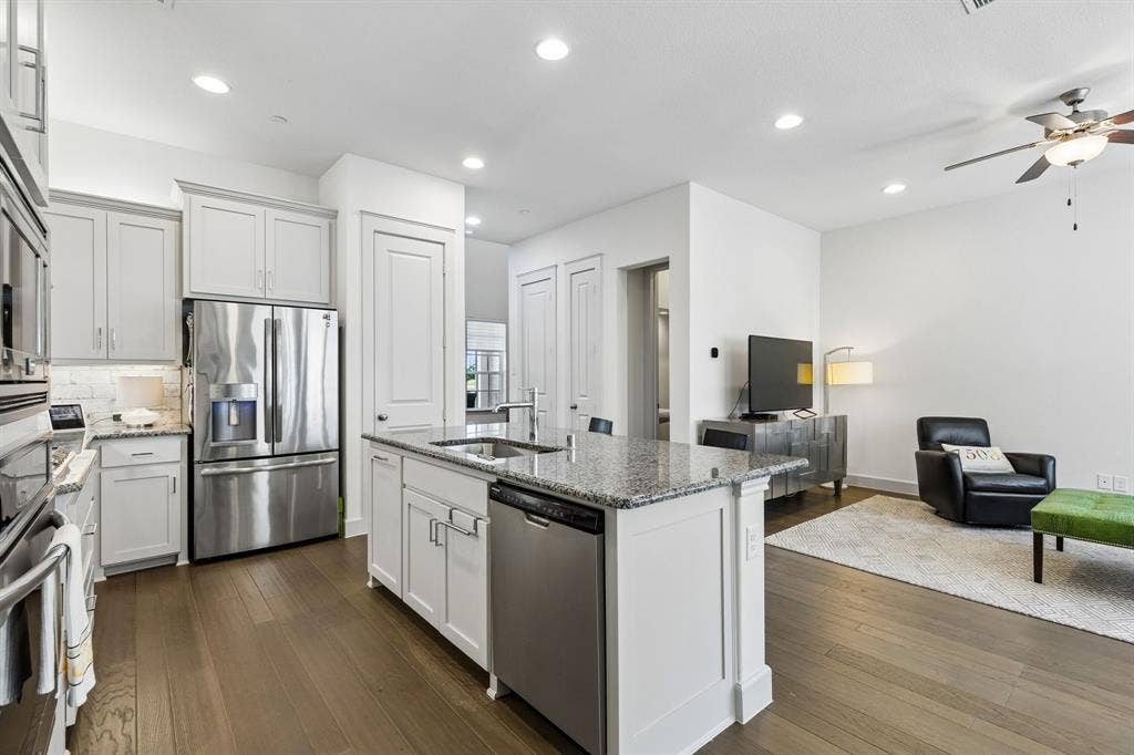 8483 Canal Street, Frisco, TX 75034 8483 Canal Street, Frisco, TX 75034