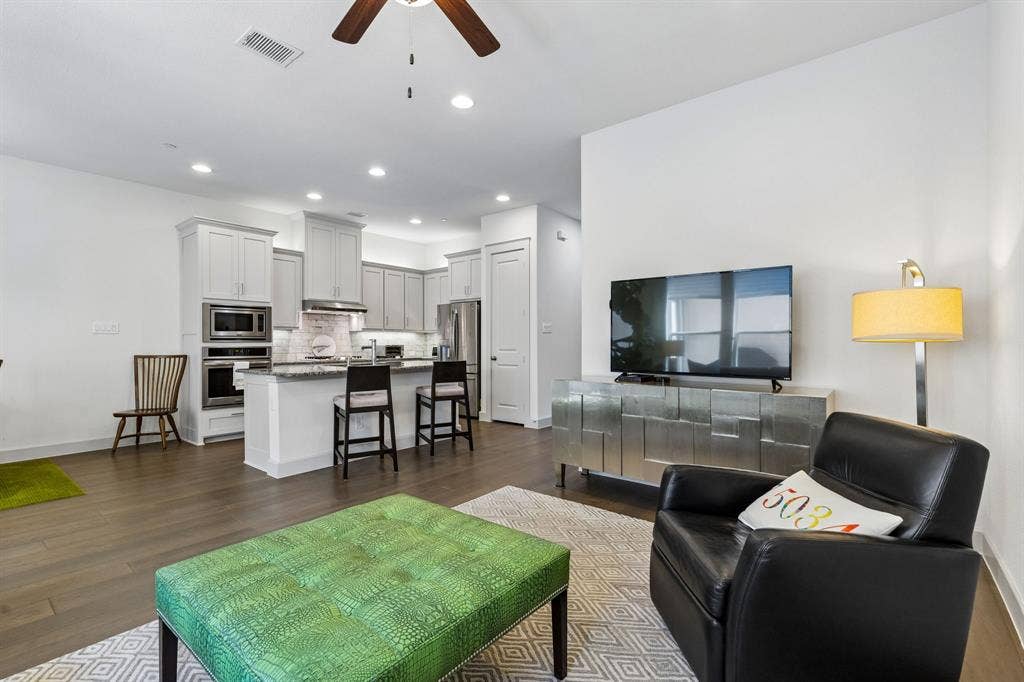 8483 Canal Street, Frisco, TX 75034 8483 Canal Street, Frisco, TX 75034