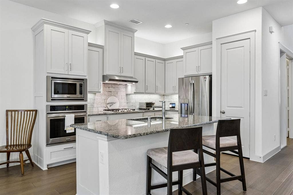 8483 Canal Street, Frisco, TX 75034 8483 Canal Street, Frisco, TX 75034
