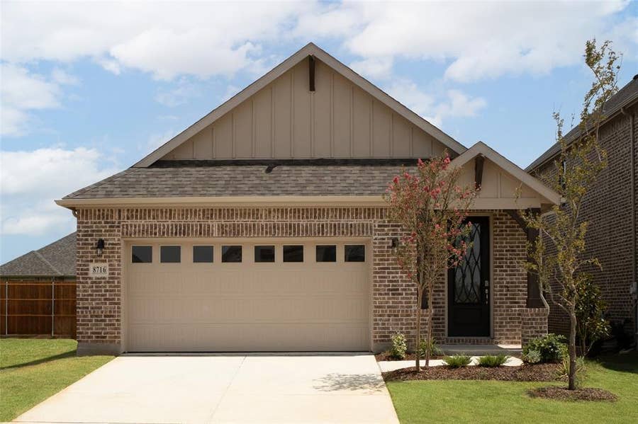 Property photo for 8716 Saratoga Street, Aubrey, TX