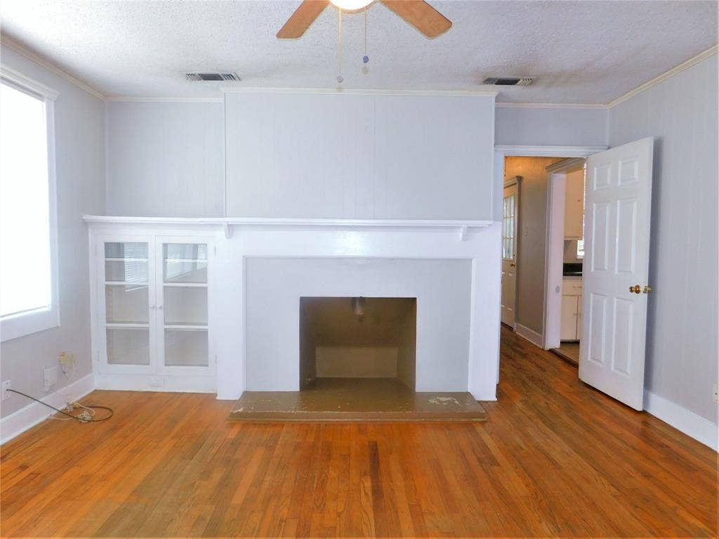 1609 N Locust Street, Denton, TX 76201 1609 N Locust Street, Denton, TX 76201