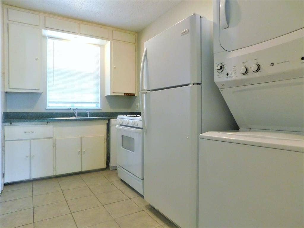 1609 N Locust Street, Denton, TX 76201 1609 N Locust Street, Denton, TX 76201