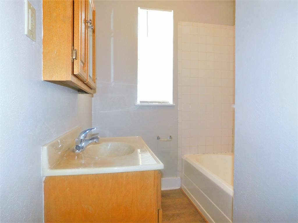 1609 N Locust Street, Denton, TX 76201 1609 N Locust Street, Denton, TX 76201