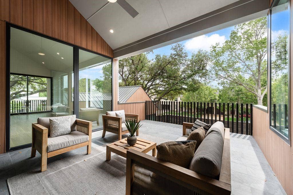 4103 Saranac Drive, Dallas, TX 75220 Seamless indoor-outdoor living creates an ideal setting for year-round enjoyment.