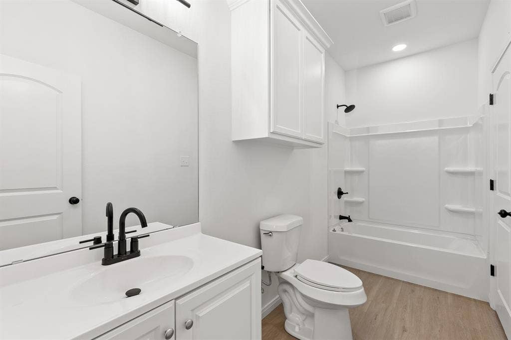 84 Crescent, Waco, TX 76705 84 Crescent, Waco, TX 76705