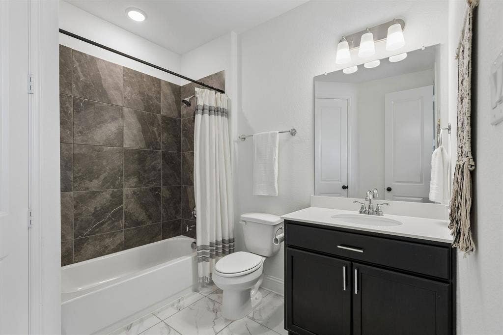 2622 Eucalyptus Road, Frisco, TX 75033 2622 Eucalyptus Road, Frisco, TX 75033