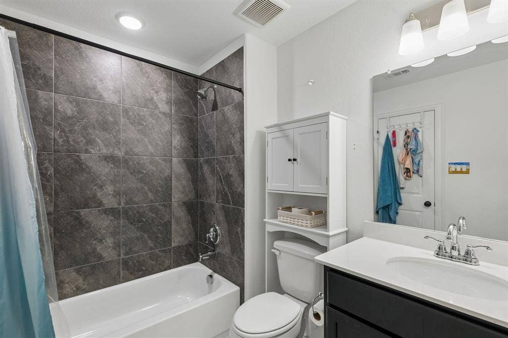 2622 Eucalyptus Road, Frisco, TX 75033 2622 Eucalyptus Road, Frisco, TX 75033