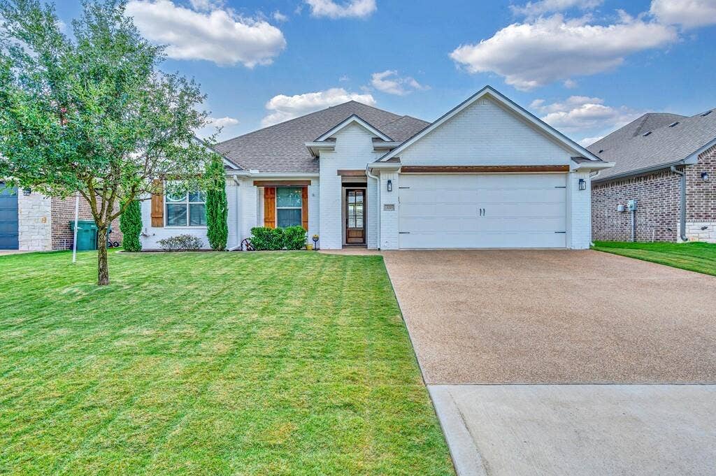 320 Daisy Lane, Robinson, TX 76706