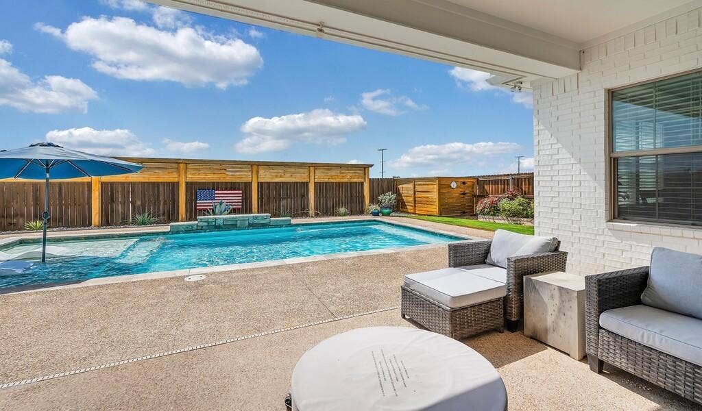 320 Daisy Lane, Robinson, TX 76706