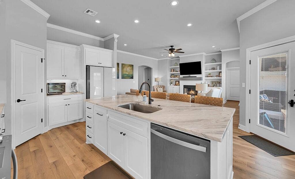 320 Daisy Lane, Robinson, TX 76706