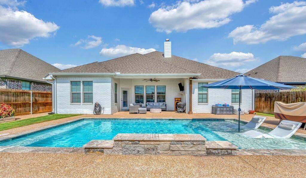 320 Daisy Lane, Robinson, TX 76706