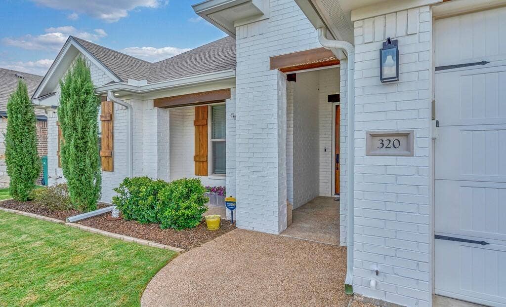 320 Daisy Lane, Robinson, TX 76706