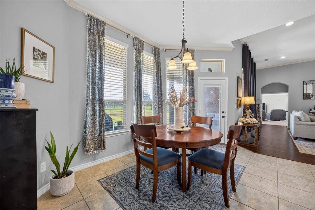 225 Diamond Rose Drive, Burleson, TX 76028 Breakfast room off the kitchen