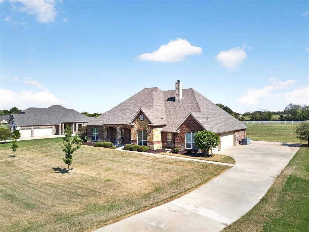 225 Diamond Rose Drive, Burleson, TX 76028 225 Diamond Rose Drive, Burleson, TX 76028