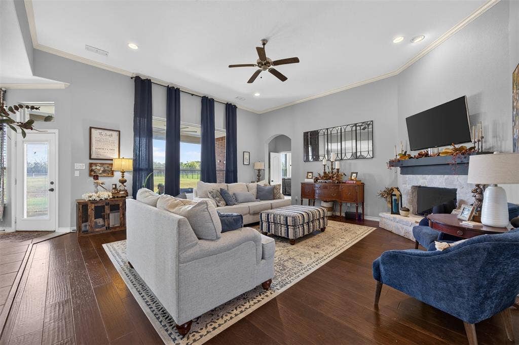 225 Diamond Rose Drive, Burleson, TX 76028 Raised stone hearth, wood-burning fireplace