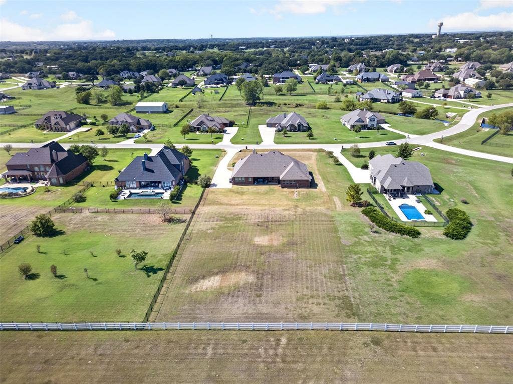 225 Diamond Rose Drive, Burleson, TX 76028 Large backyard with sprinkler system