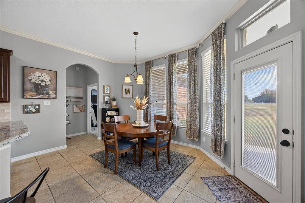 225 Diamond Rose Drive, Burleson, TX 76028 Breakfast room off the kitchen