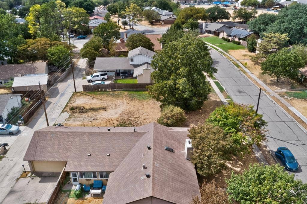 3830 Twin Falls Street, Irving, TX 75062 3830 Twin Falls Street, Irving, TX 75062