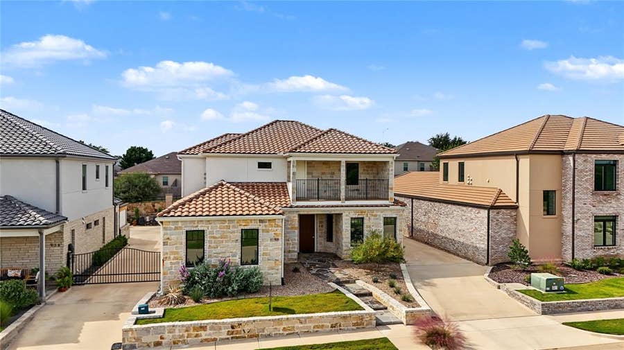 Property photo for 936 El Dorado Street, Weatherford, TX