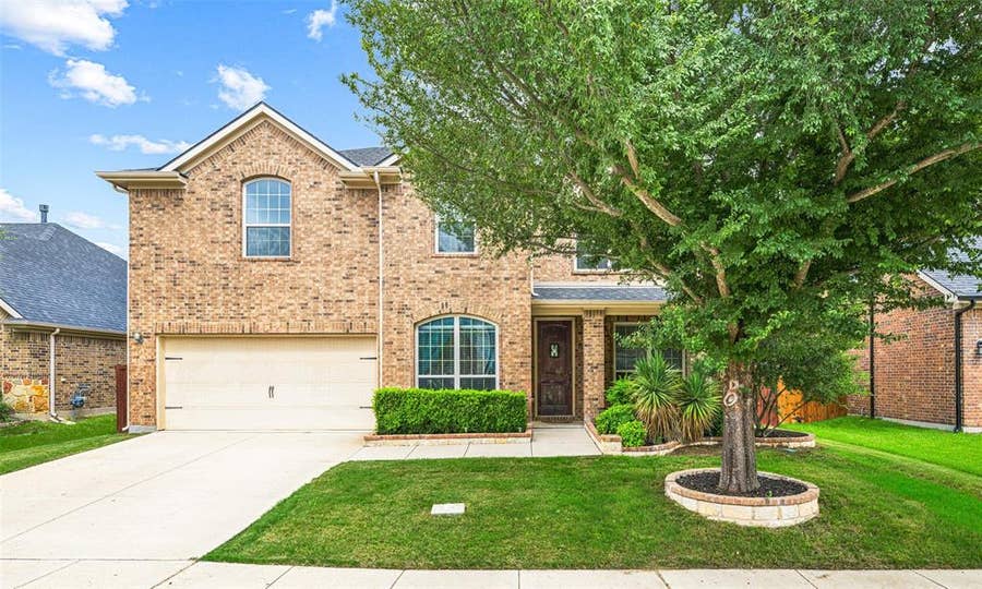 Property photo for 1374 Sandhurst Drive, Roanoke, TX