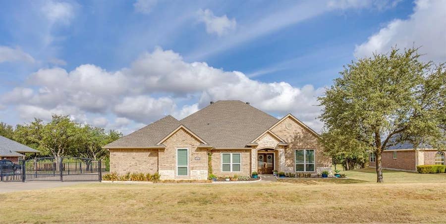 Property photo for 703 Country Club Drive, Joshua, TX