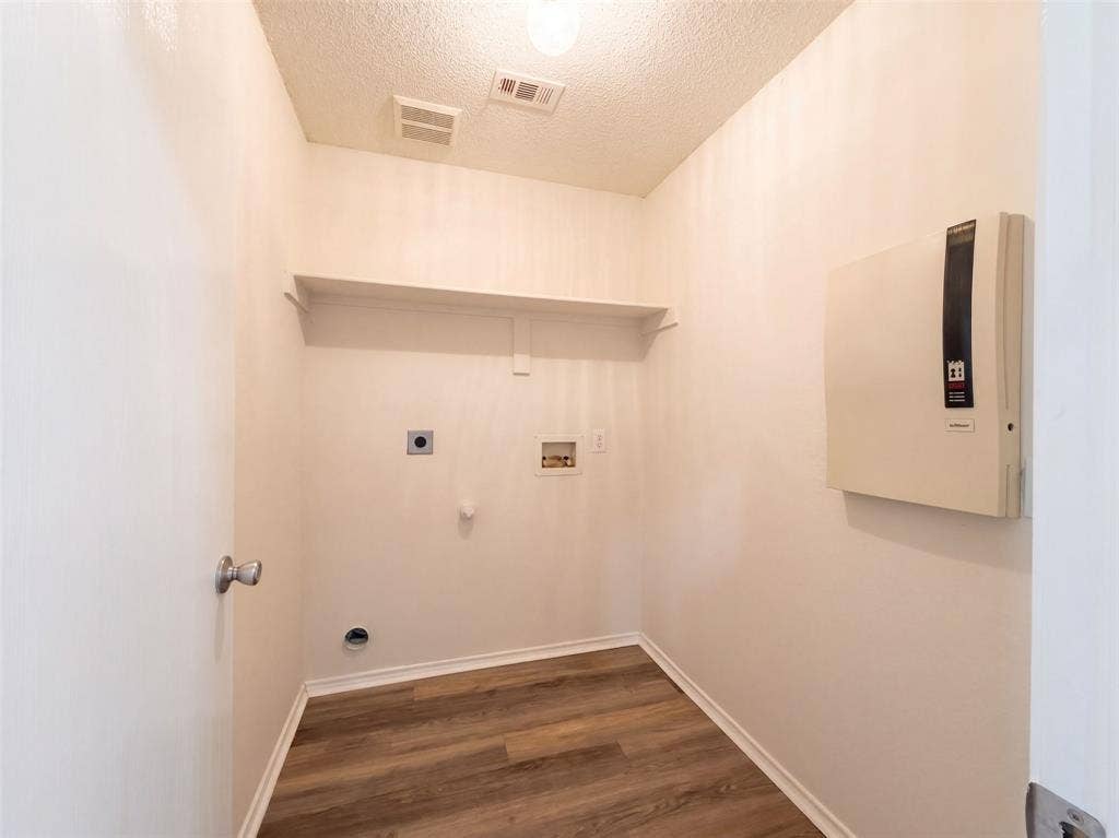 1313 Sandpiper, Aubrey, TX 76227