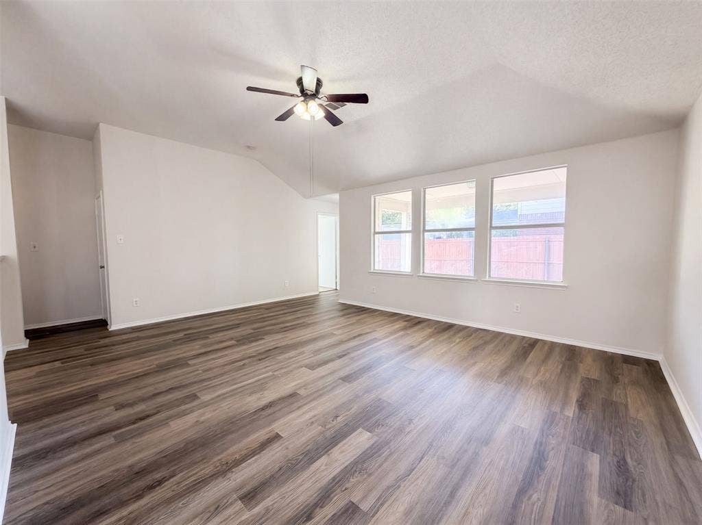 1313 Sandpiper, Aubrey, TX 76227