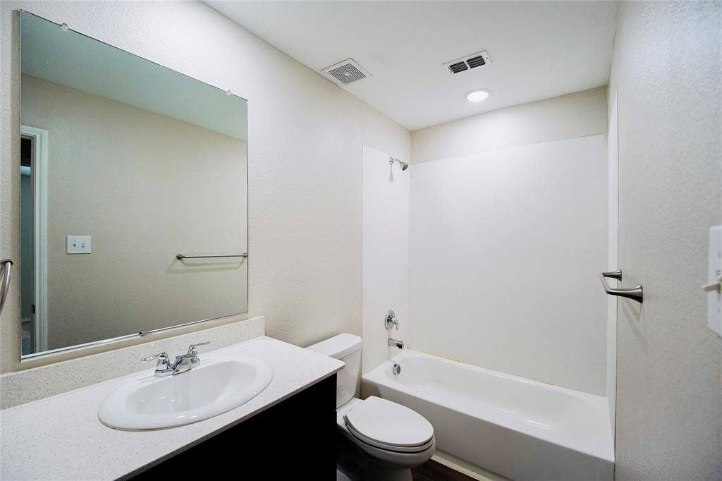 2921 Bronte Boulevard, Heartland, TX 75126