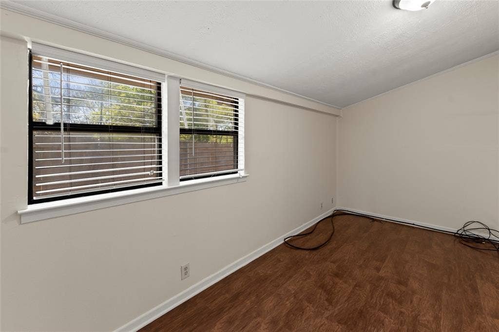 125 Harrell Street, Gun Barrel City, TX 75156 Guest Quarter Bedroom 1