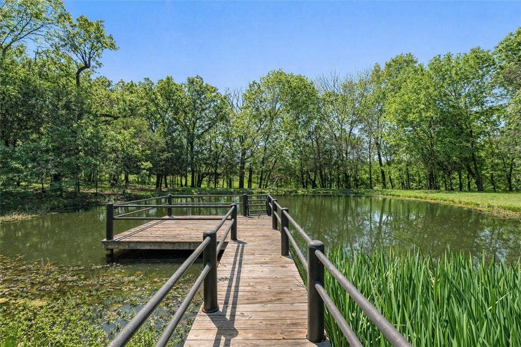 125 Harrell Street, Gun Barrel City, TX 75156 Private pond with pier on a beautiful 2.9 acre setting conveniently located in the City of Gun Barrel.