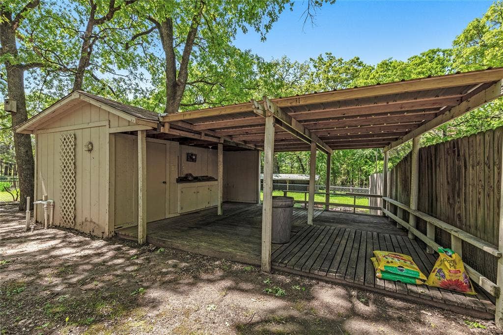 125 Harrell Street, Gun Barrel City, TX 75156 Storage, potting shed