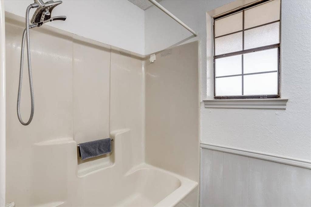 3211 Bluegrass Drive, Midlothian, TX 76065 3211 Bluegrass Drive, Midlothian, TX 76065