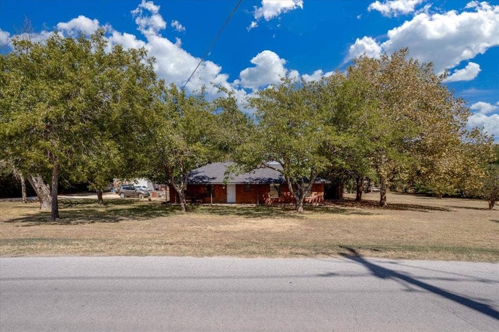 3211 Bluegrass Drive, Midlothian, TX 76065 3211 Bluegrass Drive, Midlothian, TX 76065