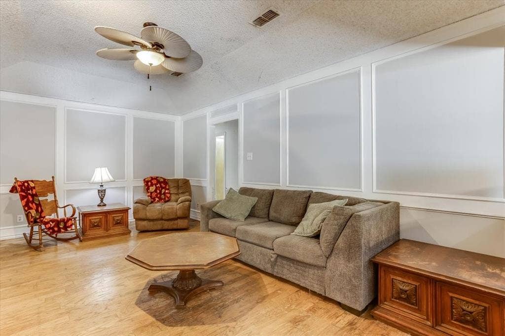 3211 Bluegrass Drive, Midlothian, TX 76065 3211 Bluegrass Drive, Midlothian, TX 76065