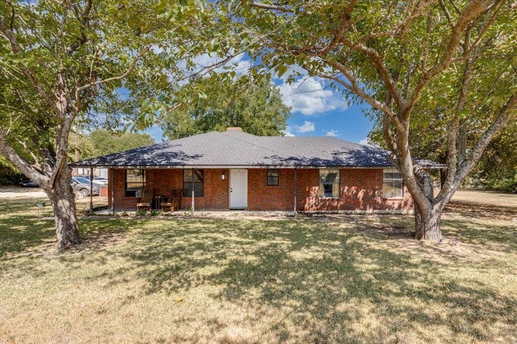 3211 Bluegrass Drive, Midlothian, TX 76065 3211 Bluegrass Drive, Midlothian, TX 76065