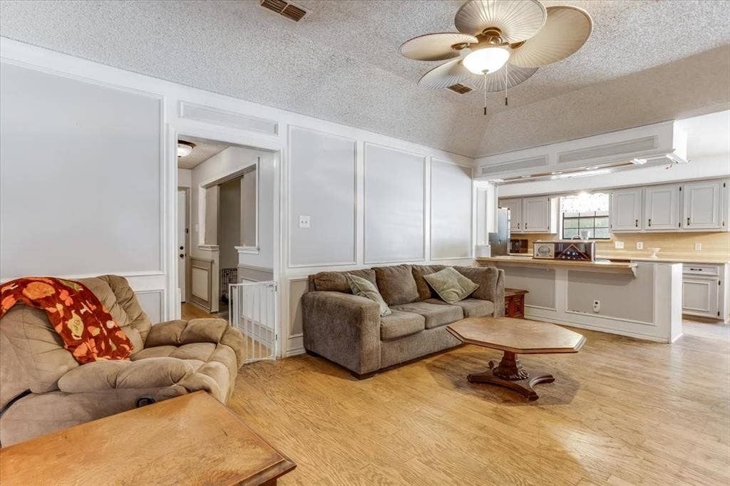 3211 Bluegrass Drive, Midlothian, TX 76065 3211 Bluegrass Drive, Midlothian, TX 76065