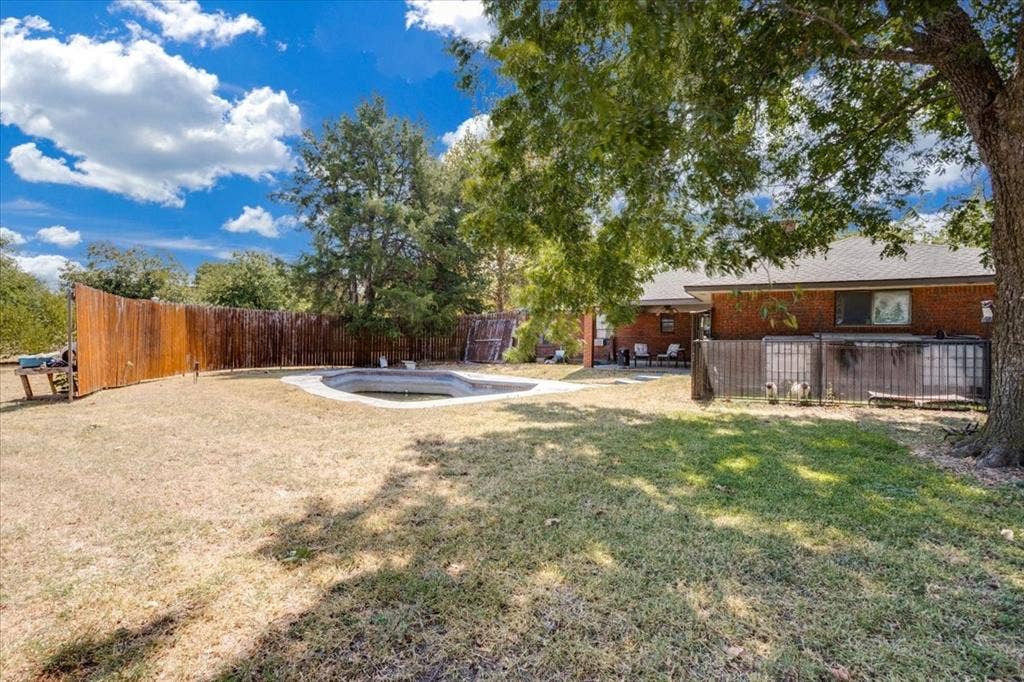 3211 Bluegrass Drive, Midlothian, TX 76065 3211 Bluegrass Drive, Midlothian, TX 76065