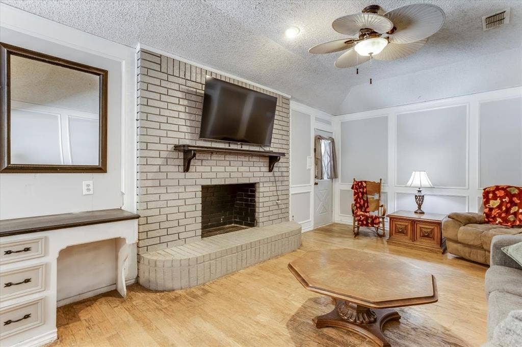 3211 Bluegrass Drive, Midlothian, TX 76065 3211 Bluegrass Drive, Midlothian, TX 76065