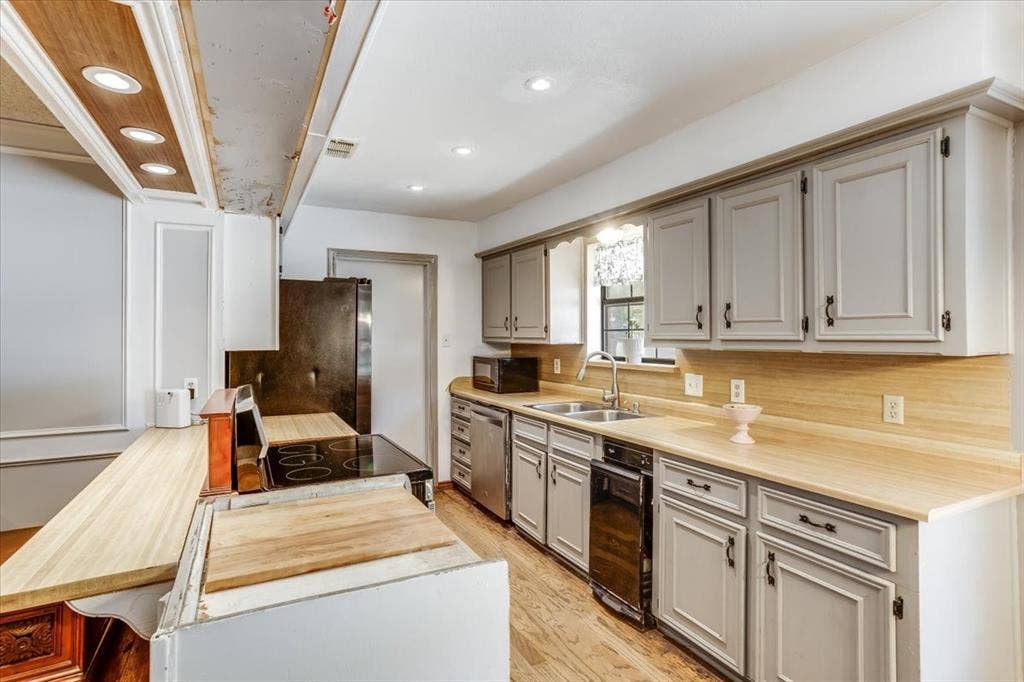 3211 Bluegrass Drive, Midlothian, TX 76065 3211 Bluegrass Drive, Midlothian, TX 76065
