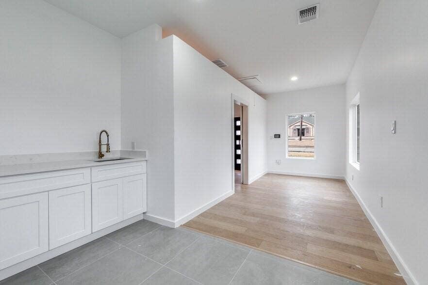 3617 S Lancaster Road, Dallas, TX 75216 3617 S Lancaster Road, Dallas, TX 75216