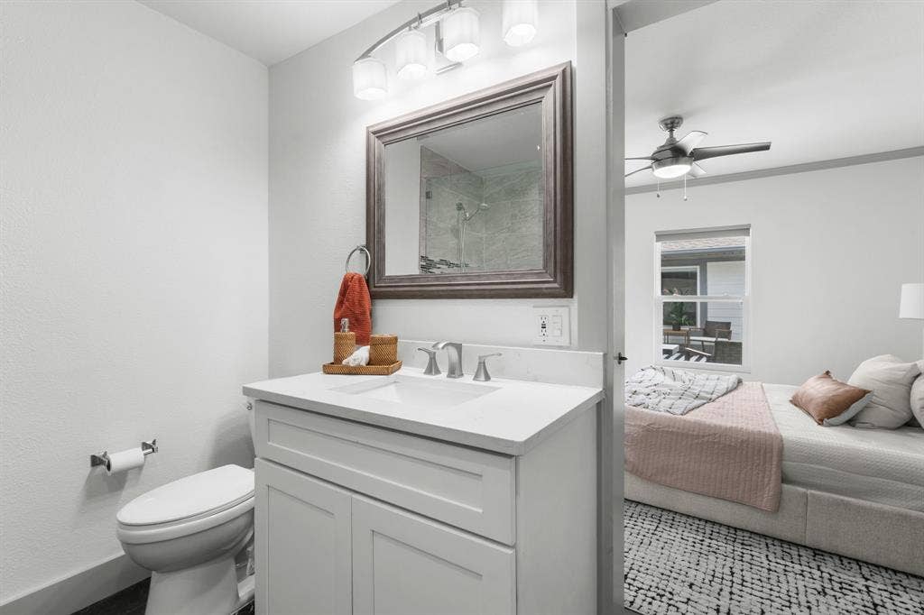 5029 Mill Run Road, Dallas, TX 75244 Ensuite bathroom