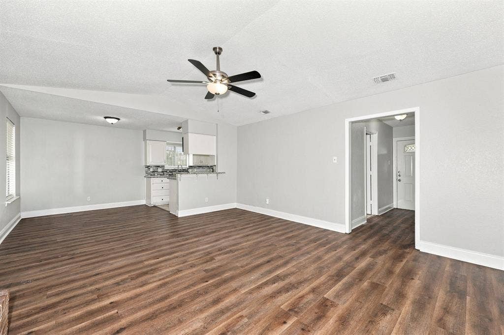 2616 Alamain Drive, Dallas, TX 75241 2616 Alamain Drive, Dallas, TX 75241