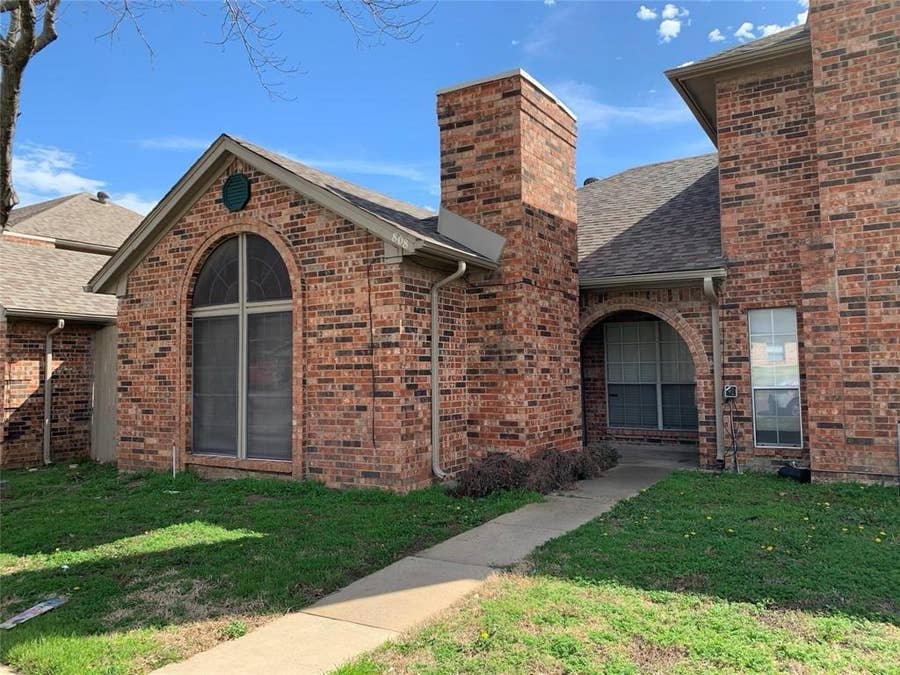 Property photo for 800 Custer Street, Arlington, TX