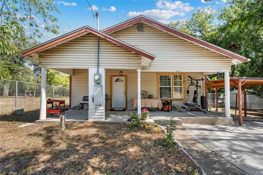 Property photo for 708 S 16th Street, Waco, TX