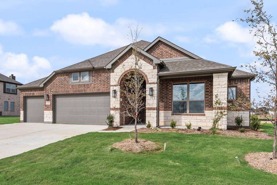 Property photo for 7013 Lilly Lane, Sanger, TX